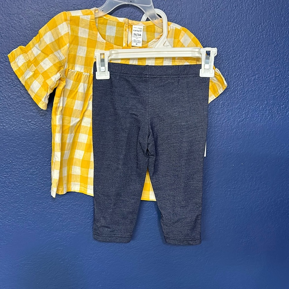 NWT-3T- Carters outfit.